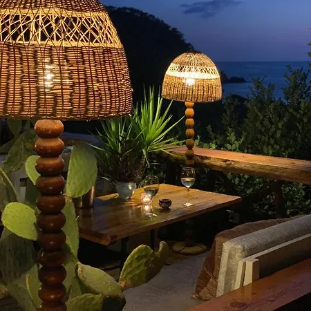 Hotel Bamboo With Sea View In Kabak Bay, Oeluedeniz *