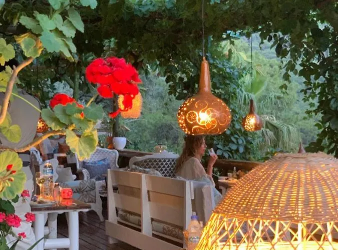 Bamboo With Sea View In Kabak Bay, Oeluedeniz Hotel